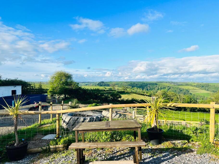2 Bedroom Holiday Home In The Heart Of West Wales St Clears Extérieur photo